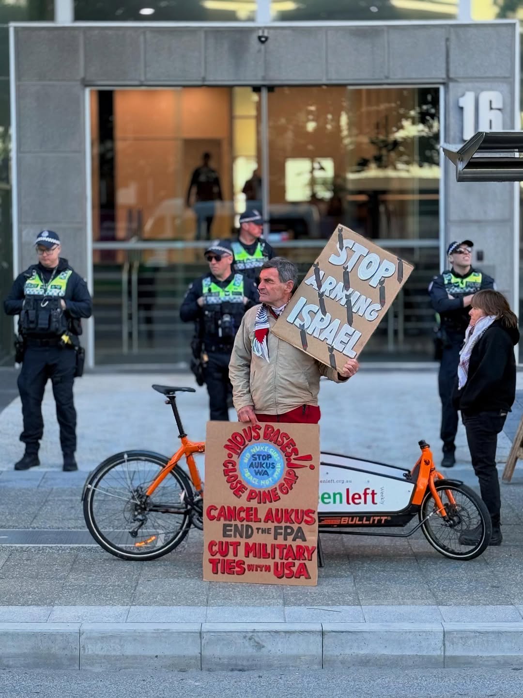 Rally Photos: Snap action at the US Consulate