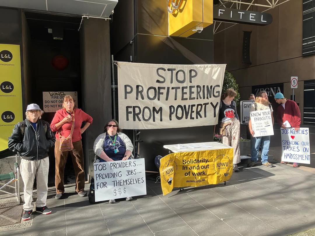 Photos: Picket @ Employment Services Conference